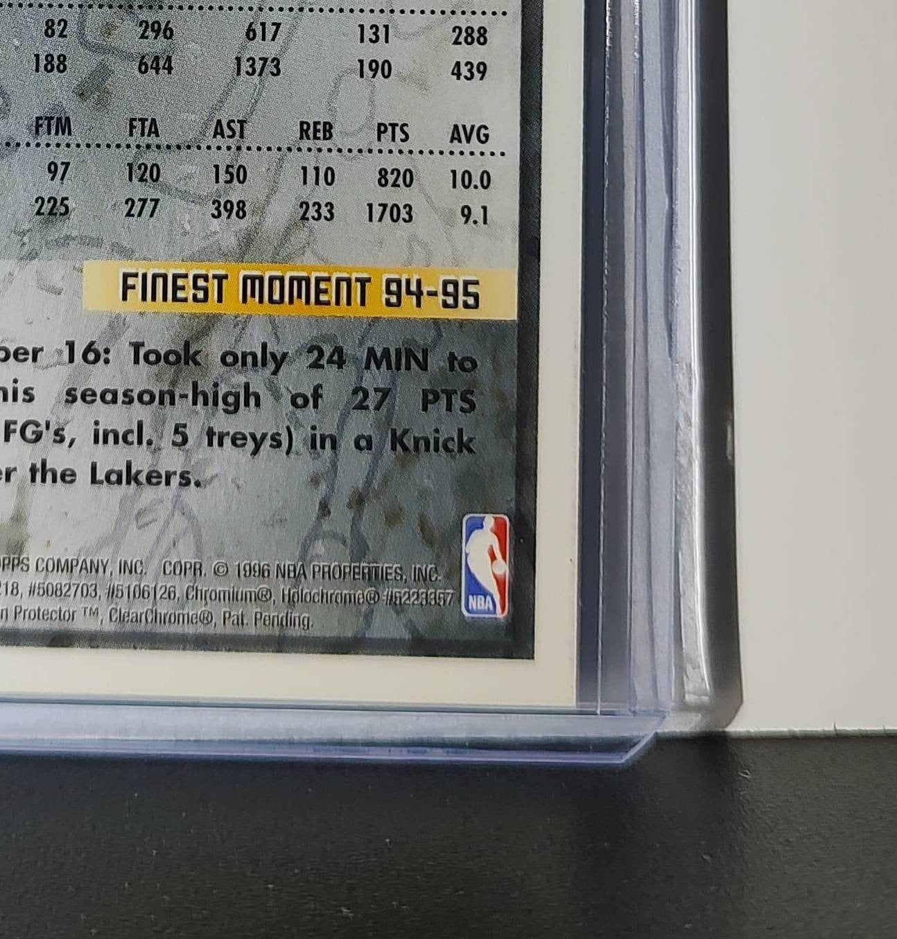 Hubert Davis 1995-96 Topps Finest NBA #213 Card New York Knicks