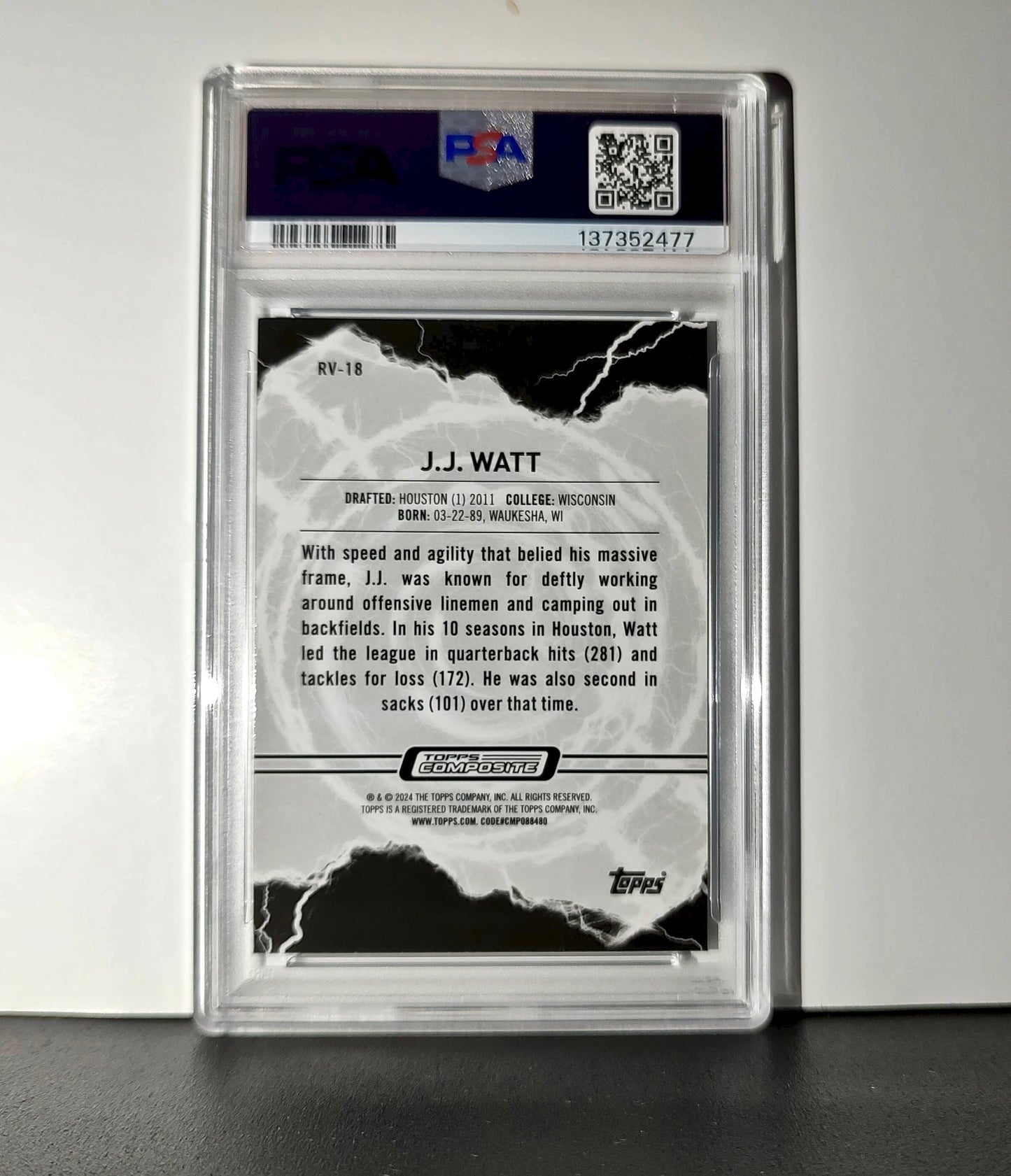 J.J. Watt 2023 Topps Resurgence Voltaic Blue Wave Refractor #RV-18 32/75 PSA 10