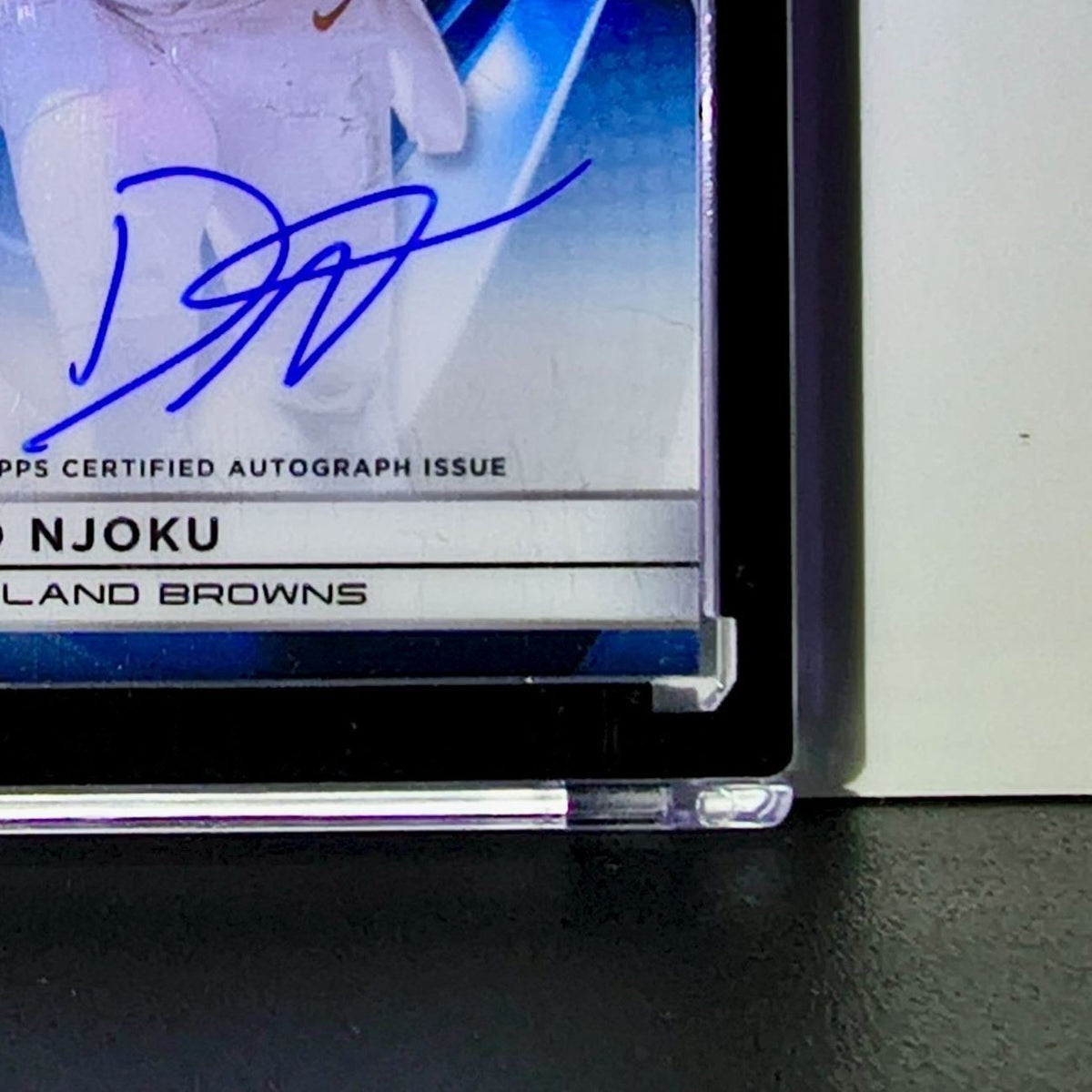 David Njoku 2025 NFL Topps Chrome Black Blue Refractor Autograph Card 116/150