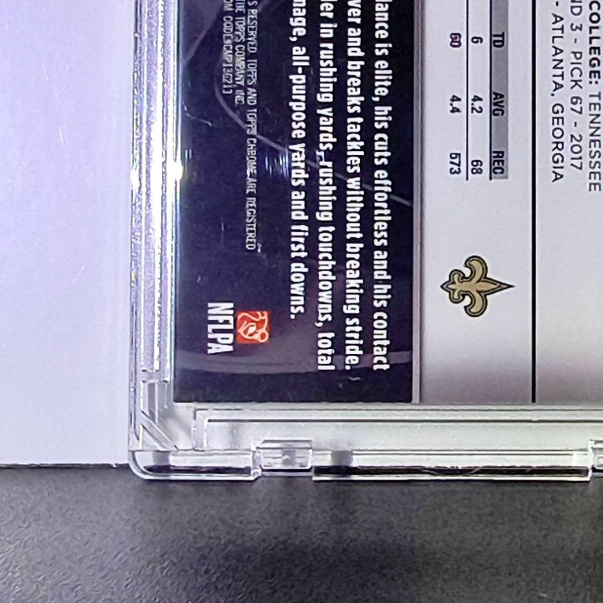 Alvin Kamara 2025 NFL Topps Chrome Black #71 Mini Diamond Gold Refractor 09/50