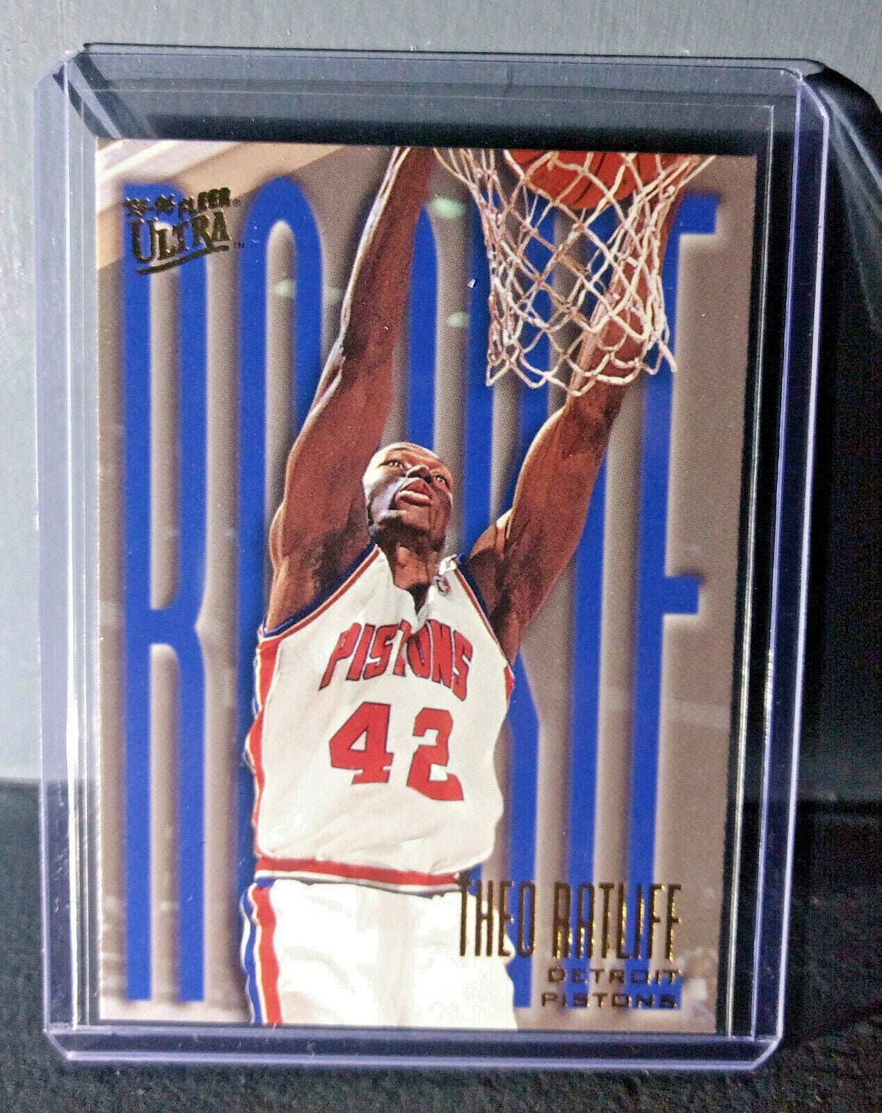 1995-96 Theo Ratliff #283 Fleer Ultra Rookie Basketball Card