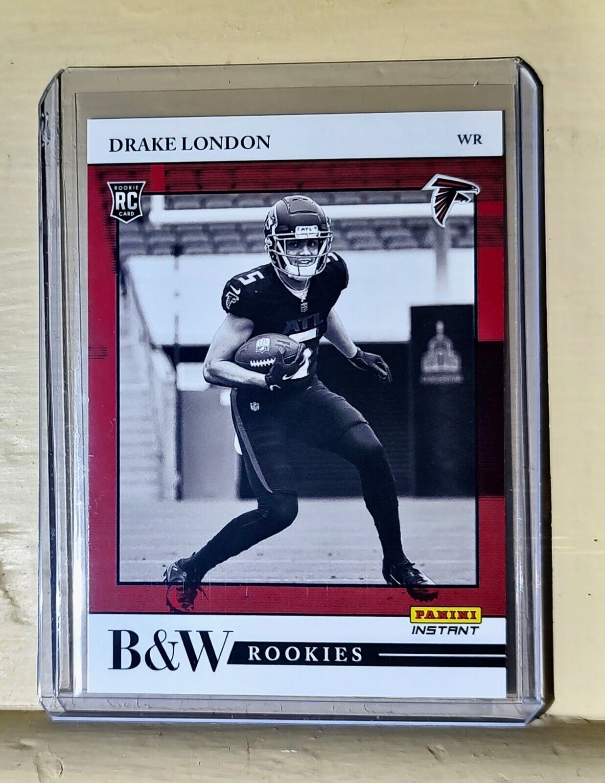 Drake London 2022 Panini NFL Black & White Rookies #4 Football Card 1 of 649