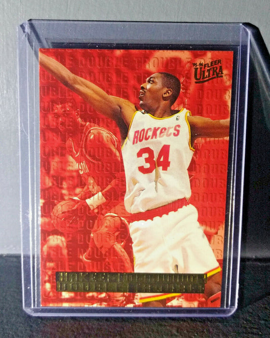 1995-96 Hakeem Olajuwon Fleer Ultra Double Trouble #5 Basketball Card