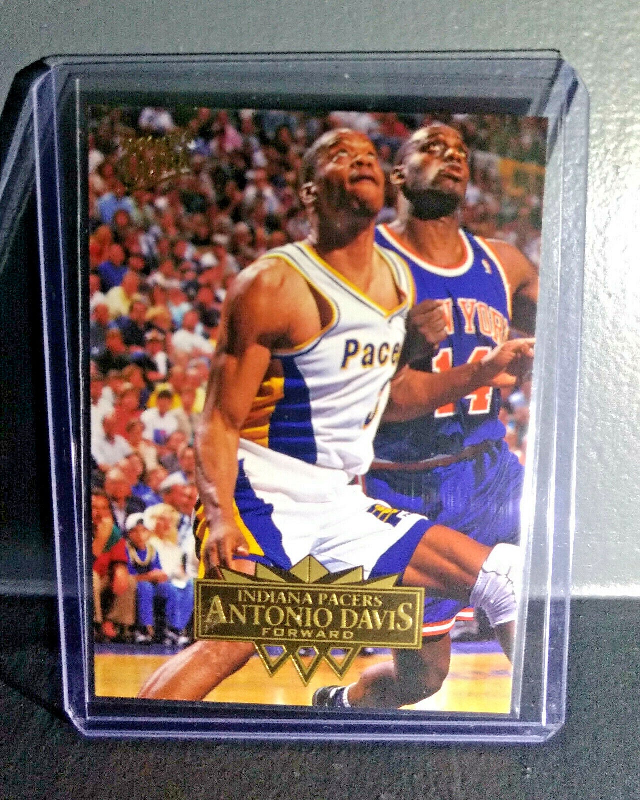 1995-96 Antonio Davis Fleer Ultra #72 Basketball Card