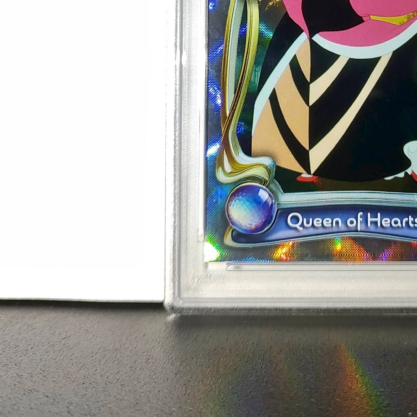 Queen of Hearts 2025 Topps Disney #18 Winter Variant Card Alice inland PSA 8