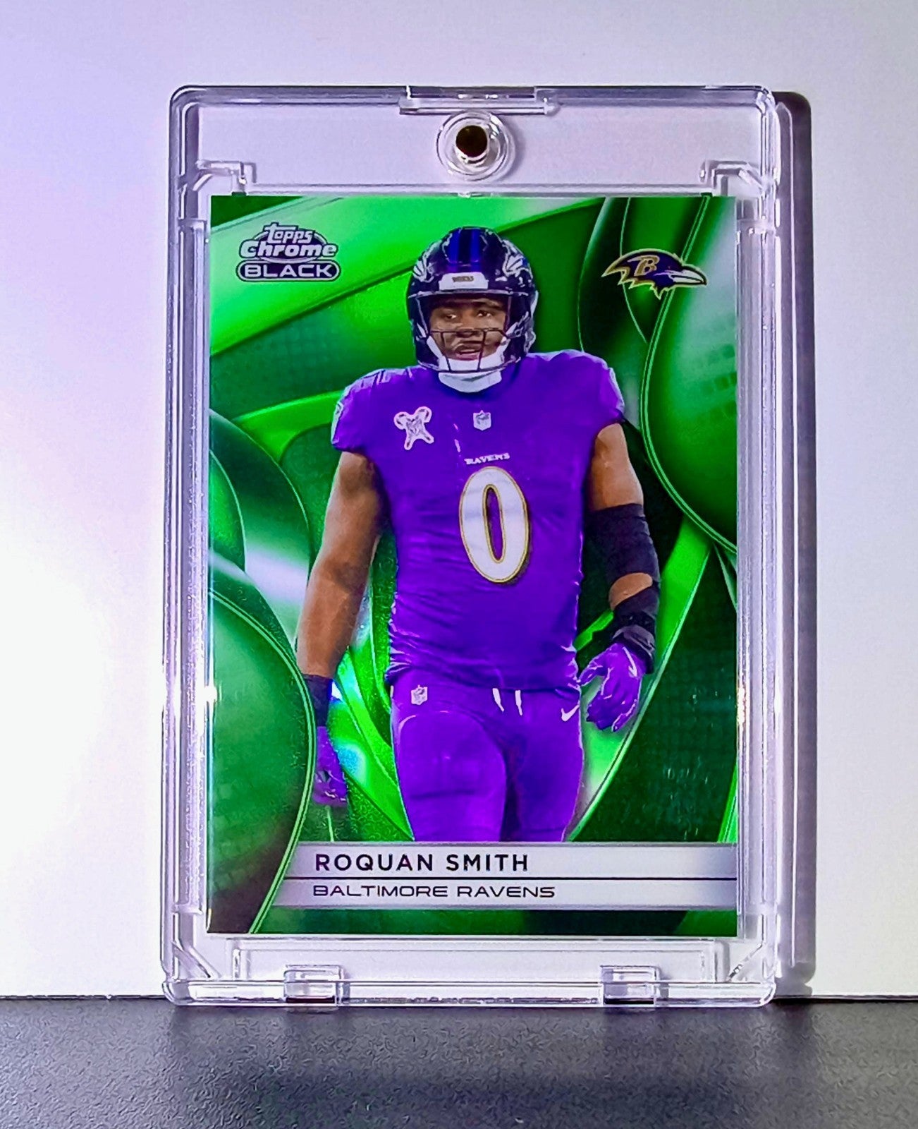 Roquan Smith 2025 NFL Topps Chrome Black #22 Green Refractor 22/99 Card Ravens