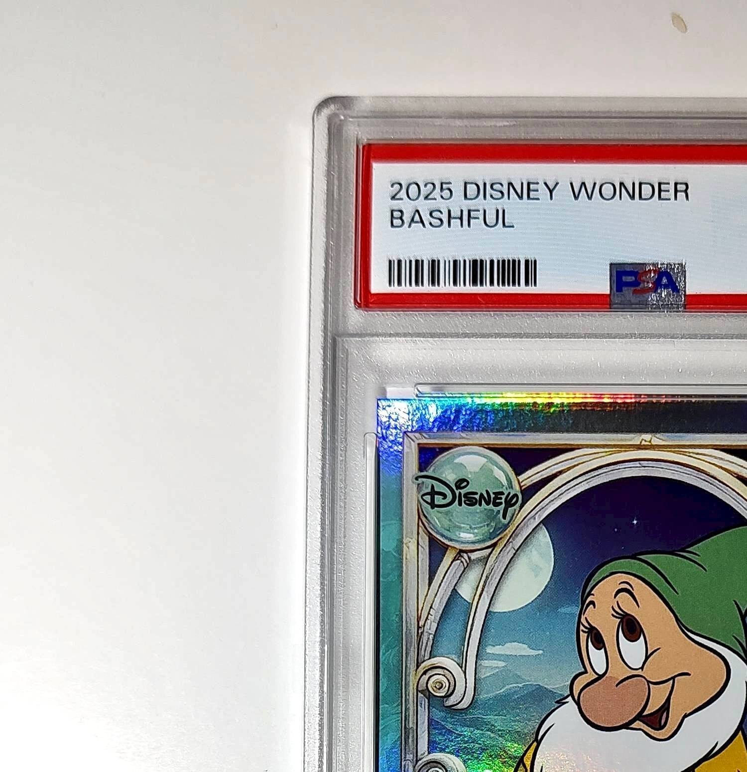Bashful 2025 Topps Disney #105 Diamond Snow White and the Seven Dwarfs PSA 9