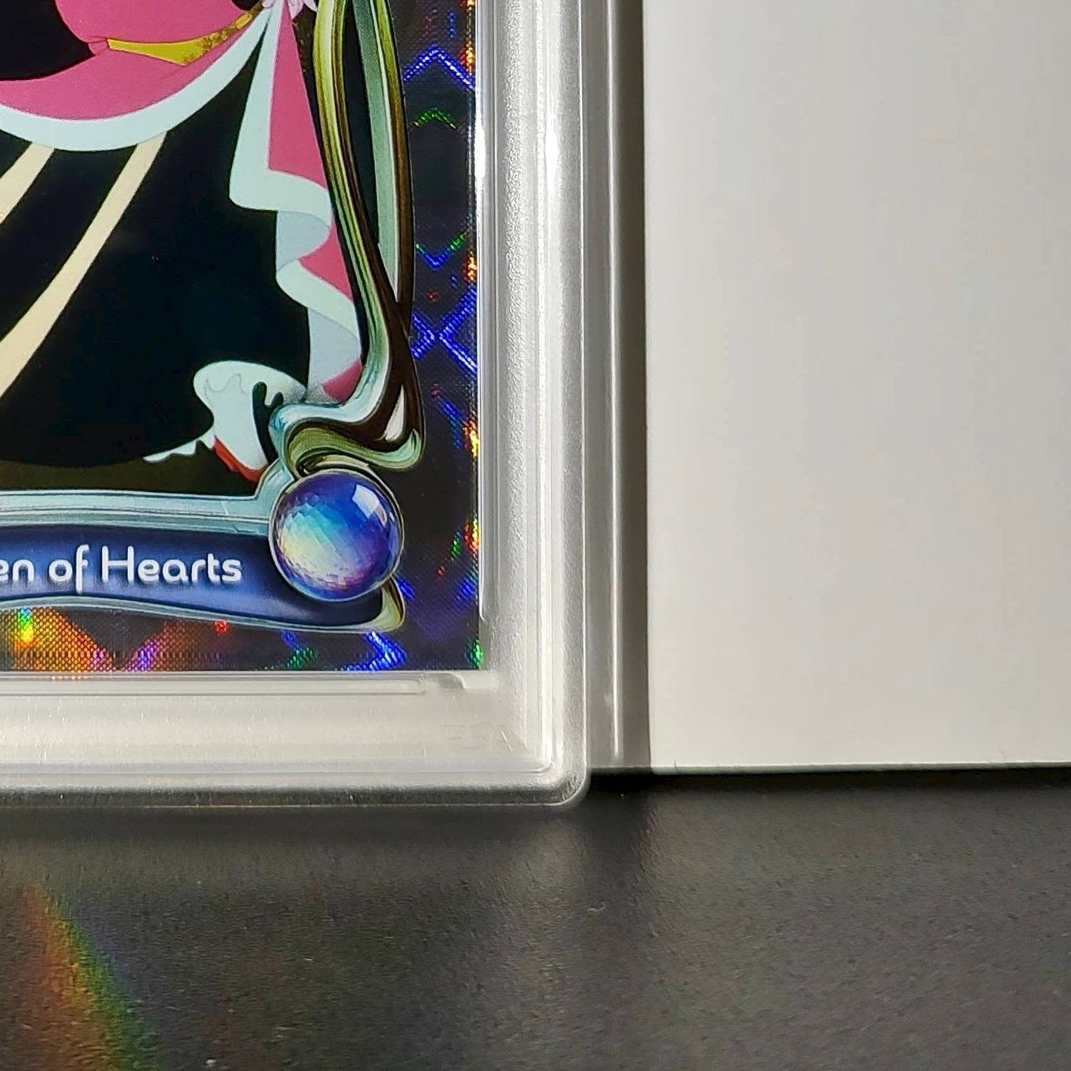 Queen of Hearts 2025 Topps Disney #18 Winter Variant Card Alice inland PSA 8