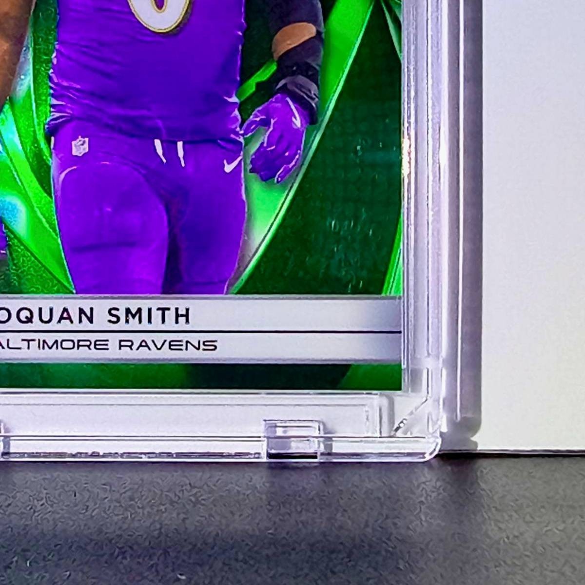 Roquan Smith 2025 NFL Topps Chrome Black #22 Green Refractor 22/99 Card Ravens