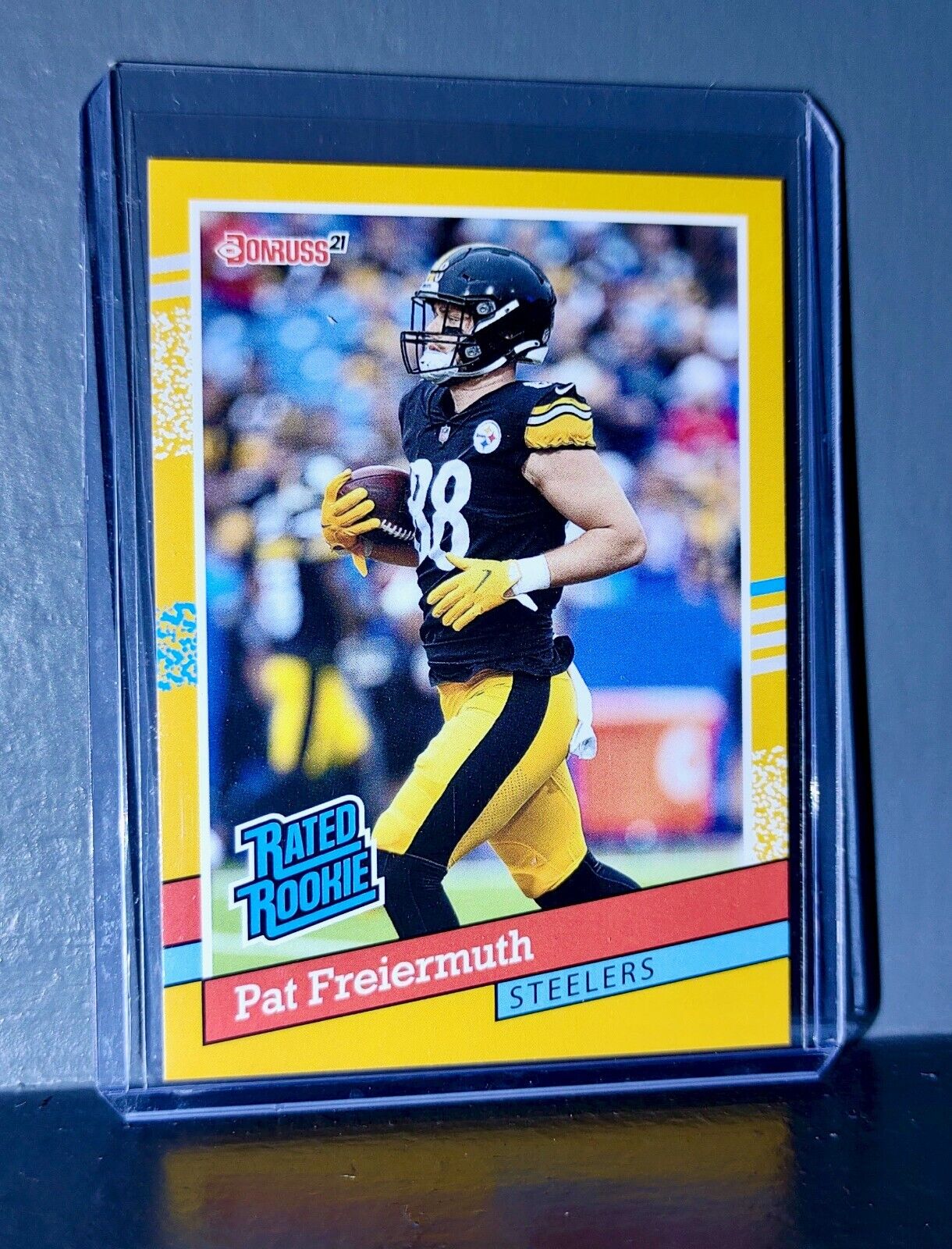 Pat Freiermuth 2021 Panini NFL Rated Rookie Retro #17 Rookie Card 1/2231