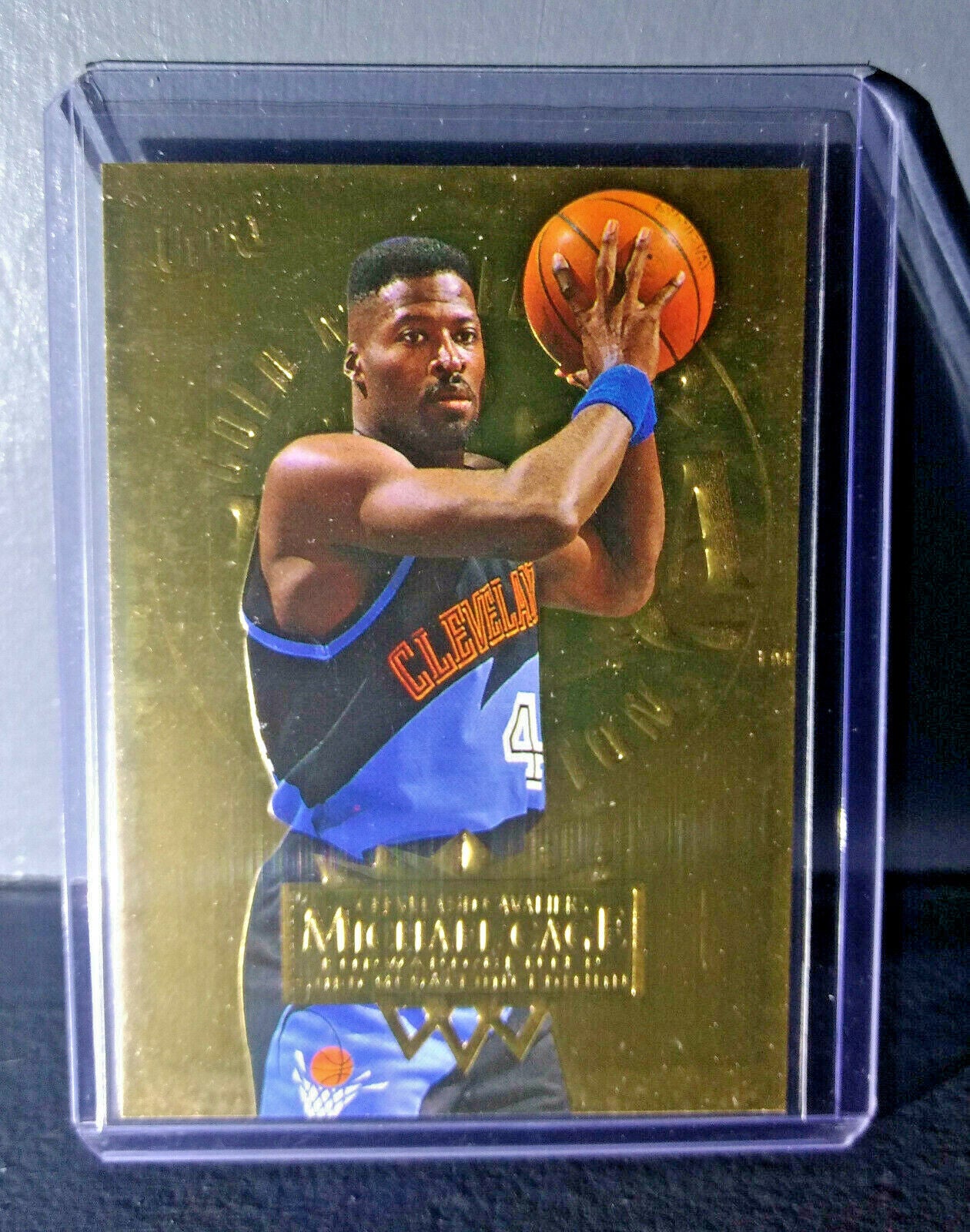 1995-96 Michael Cage Fleer Ultra Gold Medallion #30 Basketball Card