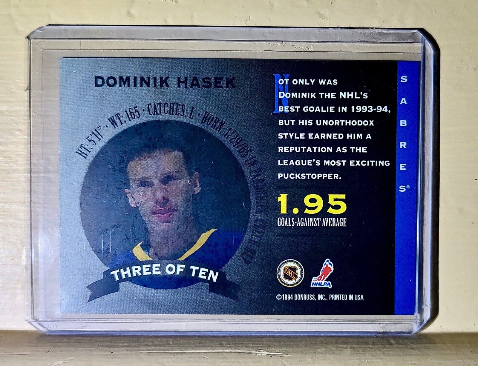 Dominik Hasek 1994 Donruss Masked Marvels Hockey Card Sabres Protective Film