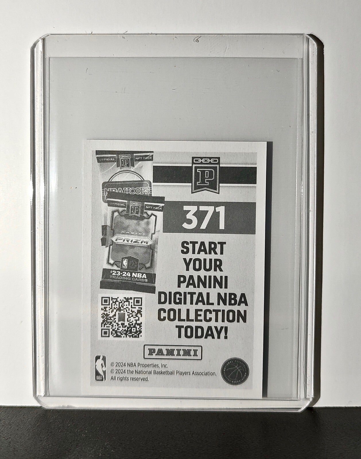 D'Angelo Russell 2024-25 Panini NBA #371 Foil Sticker Card Los Angeles Lakers
