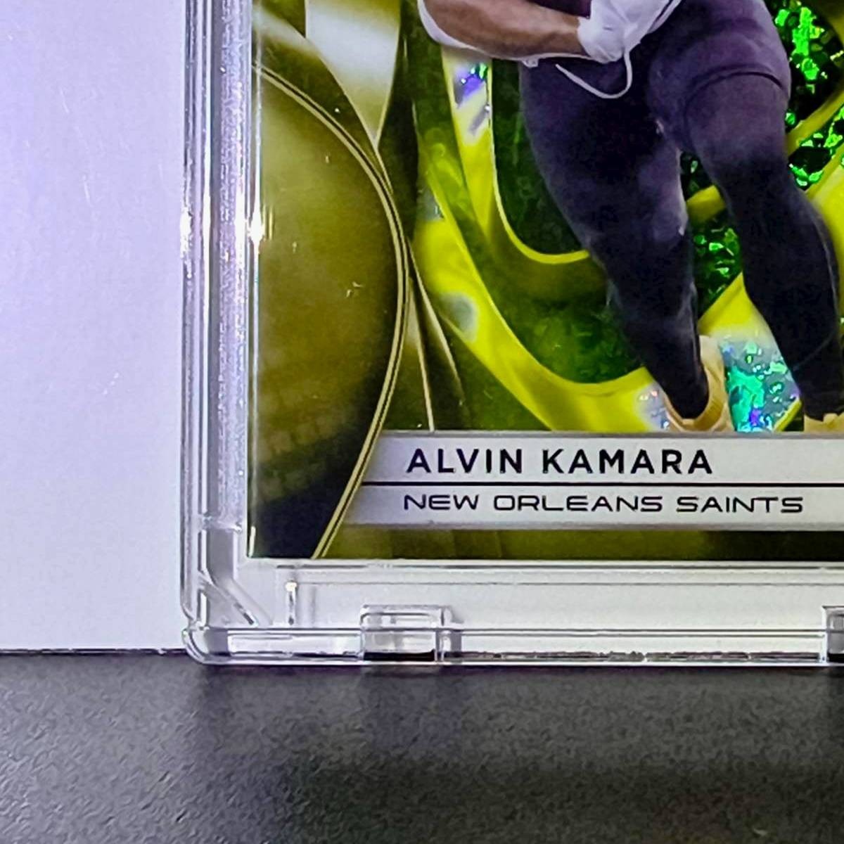 Alvin Kamara 2025 NFL Topps Chrome Black #71 Mini Diamond Gold Refractor 09/50