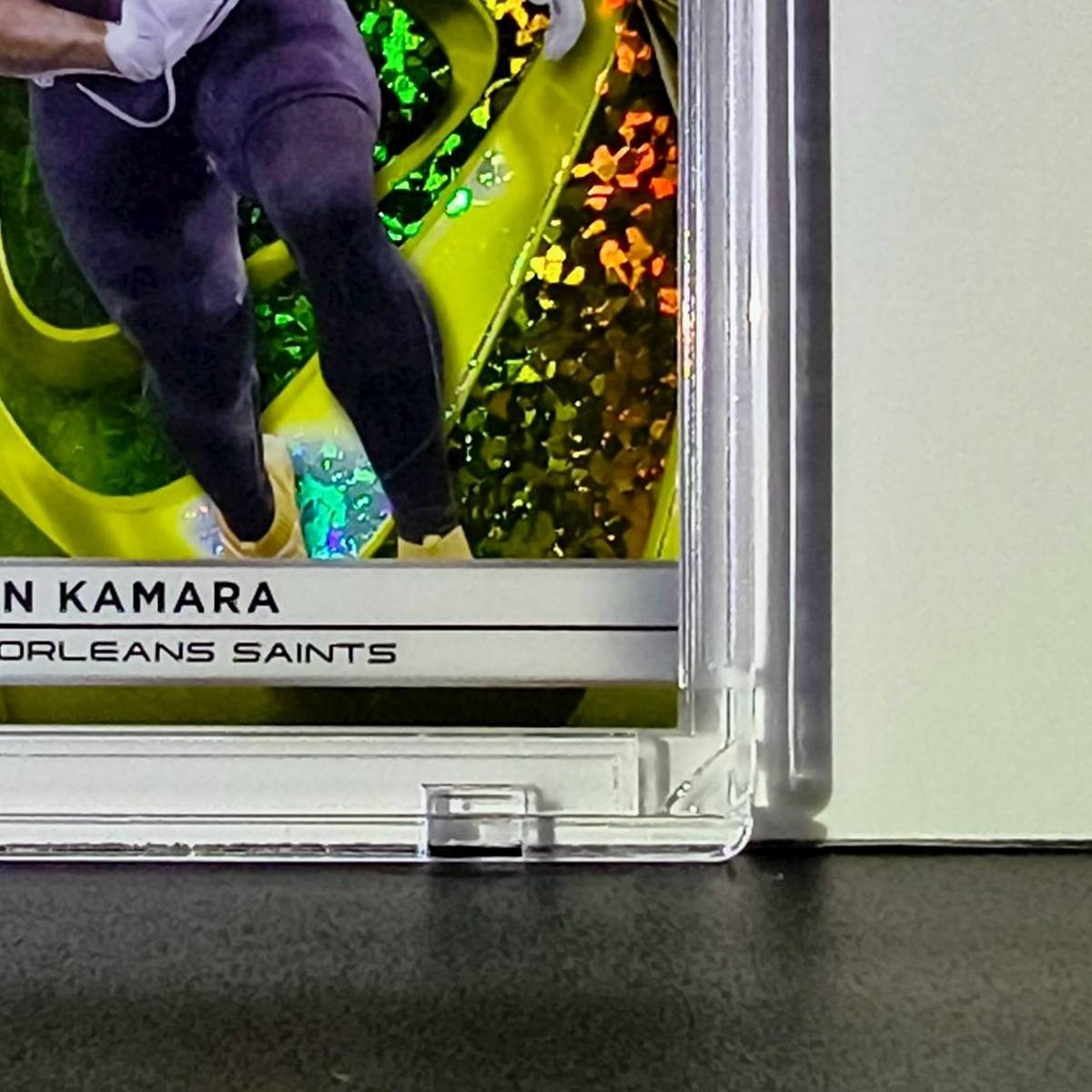 Alvin Kamara 2025 NFL Topps Chrome Black #71 Mini Diamond Gold Refractor 09/50