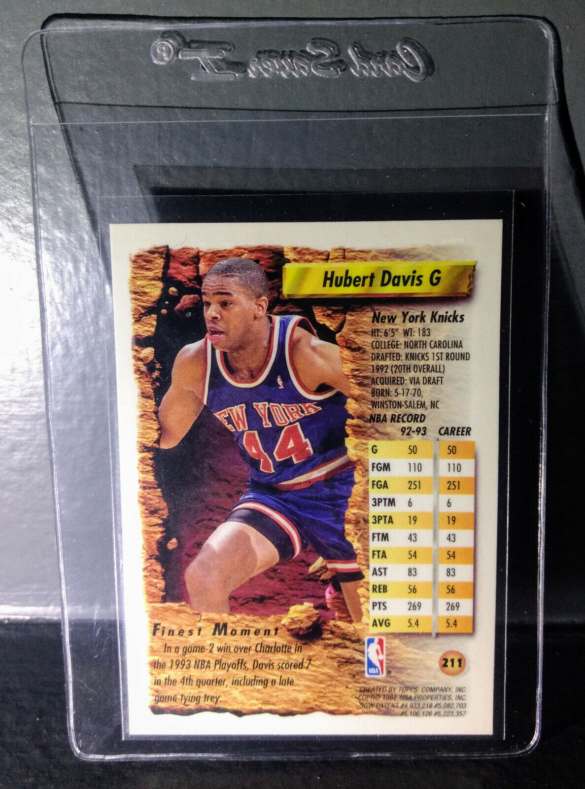 1993-94 Topps Finest Hubert Davis #211 Basketball Card