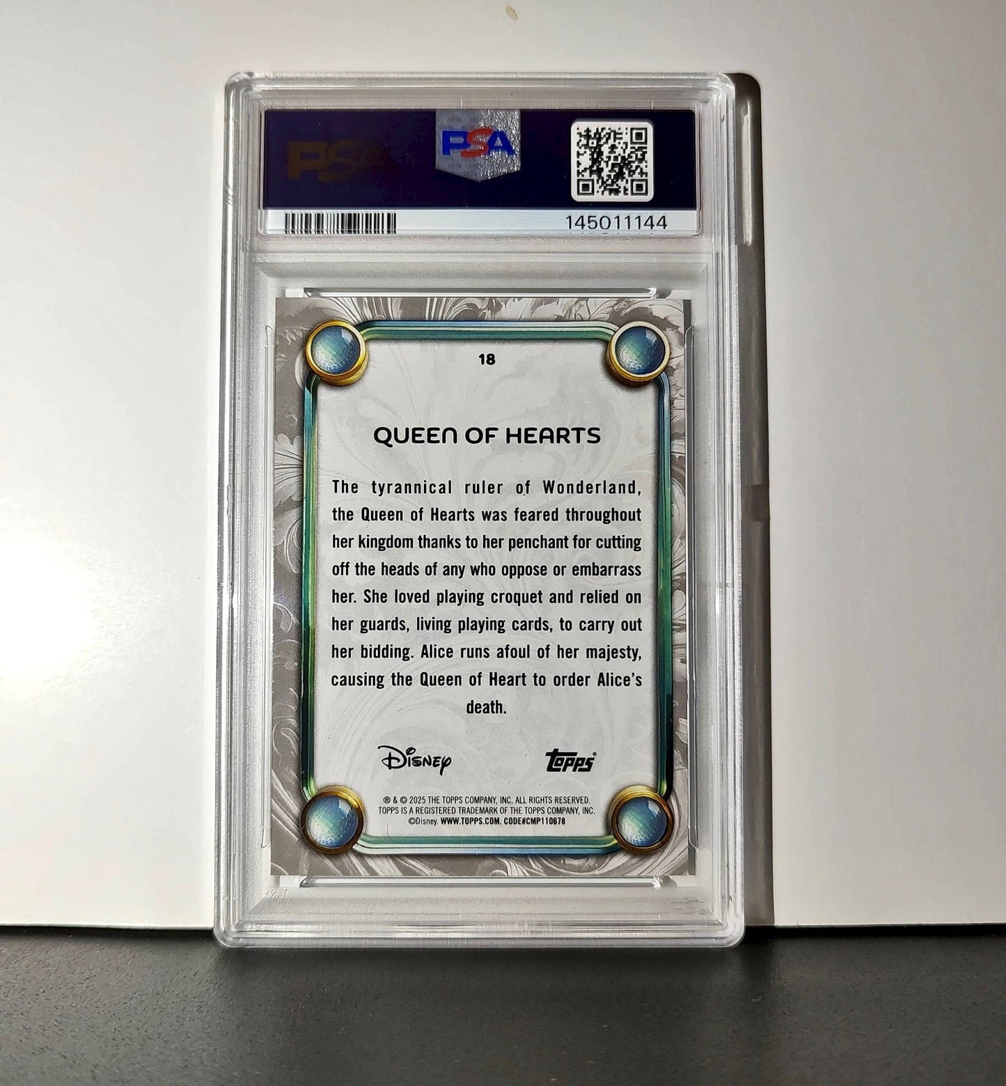Queen of Hearts 2025 Topps Disney #18 Winter Variant Card Alice inland PSA 8