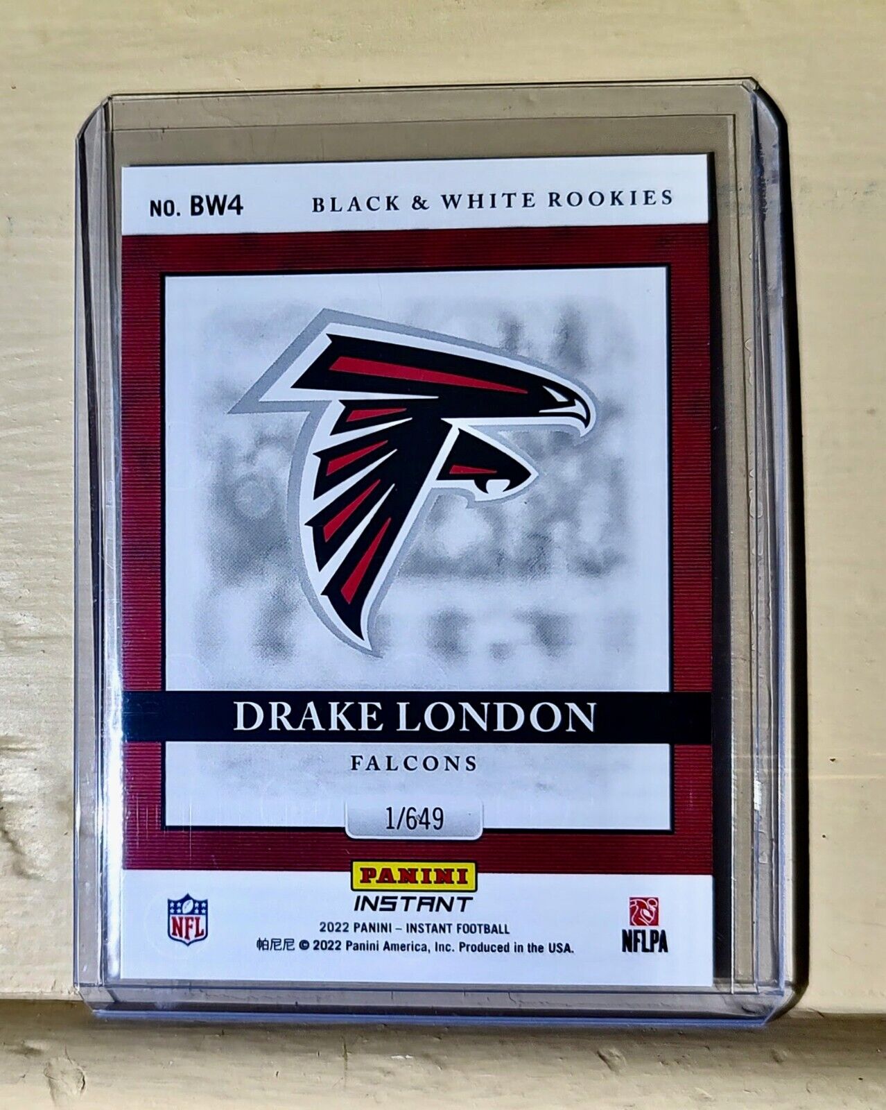 Drake London 2022 Panini NFL Black & White Rookies #4 Football Card 1 of 649